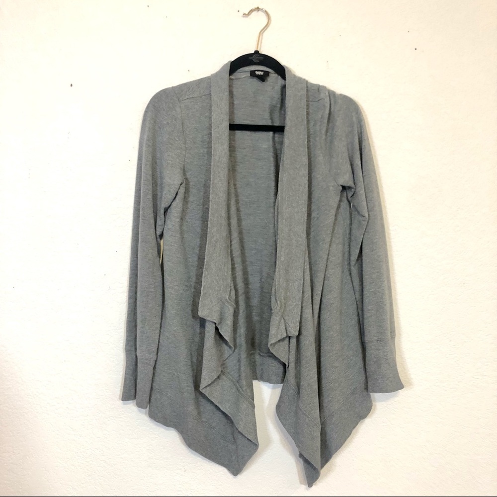 5 FOR $25 ⭐️ Grey Drape Cardigan